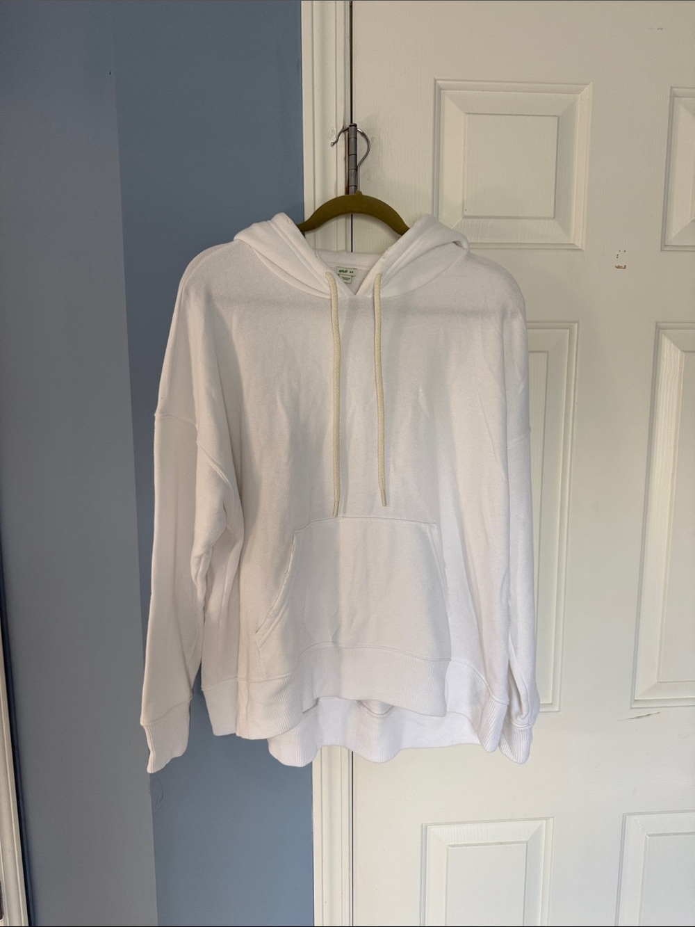OFFLINE By Aerie Oversized Hoodie so soft! Size M bright white